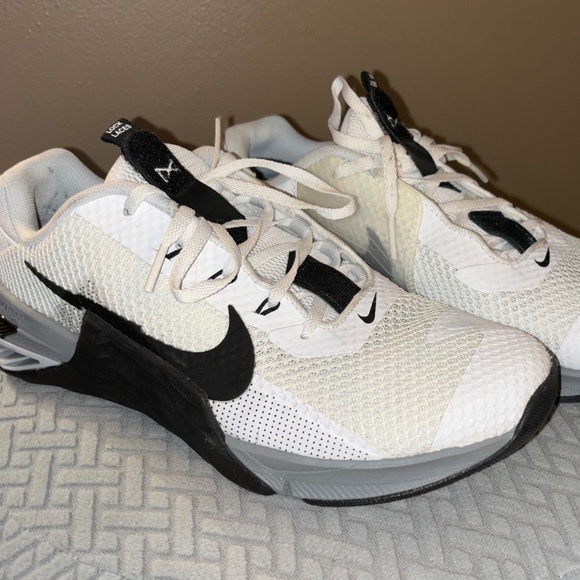 Nike Metcons - Picture 1 of 2